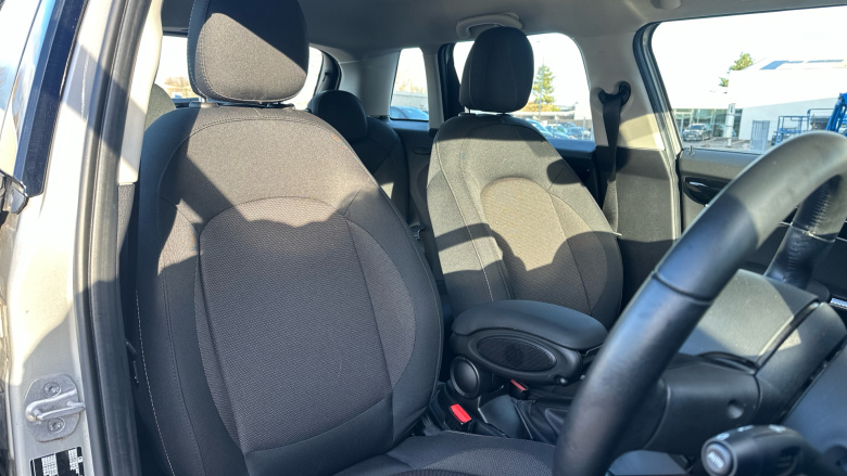 MINI Hatchback 1.5 Cooper Classic 5dr Petrol Hatchback